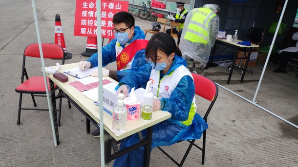 D:\Backup\桌面\新闻\202002273044am永利集团学子积极参与疫情防控志愿服务工作\学生党务助理张娟参与疫情防控志愿服务(发文稿).jpg D:\Backup\桌面\新闻\202002273044am永利集团学子积极参与疫情防控志愿服务工作\学生党务助理张娟参与疫情防控志愿服务(发文稿).jpg